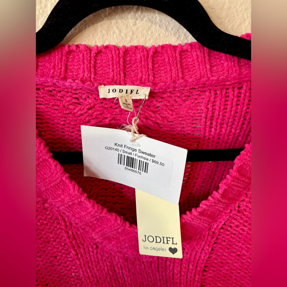Jodifl Oversized Knit Fringe Sweater Fuchsia NWT Size S - Picture 3 of 8